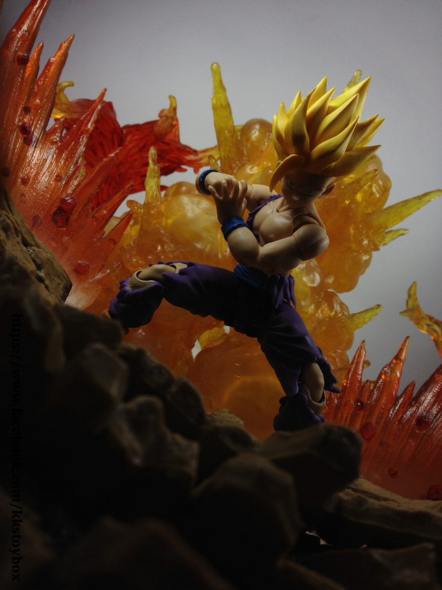 【玩具人。KK玩具箱。投稿】S.H.Figuarts 超級賽亞人 孫悟飯 開箱分享
