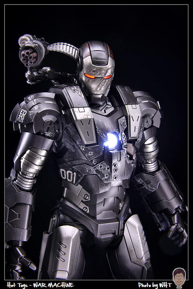 【玩具人。黑色北極熊。投稿】Hot Toys 戰爭機器MK1 合金版 開箱分享
