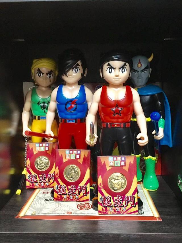 香港品牌 龍虎門搪膠公仔4款一套......經典之作!!!