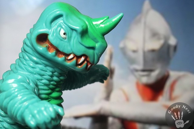 Bandai 1983超人力霸王-阿波拉斯硬膠怪獸