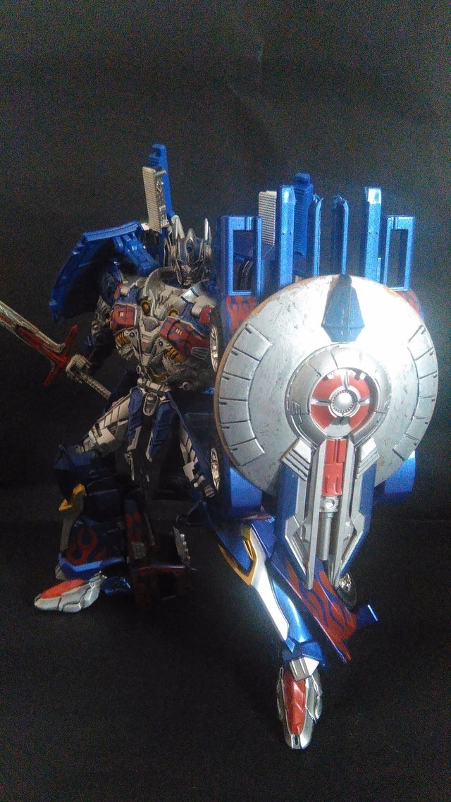 【玩具人。張家豪。投稿】變形金剛4 柯博文 AD31 Optimus Prime 盾牌改造分享